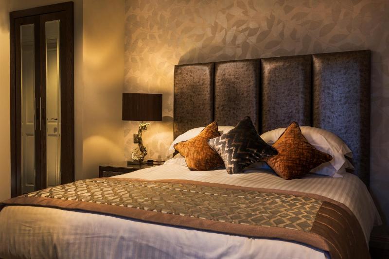 Double Room with Garden View image 3