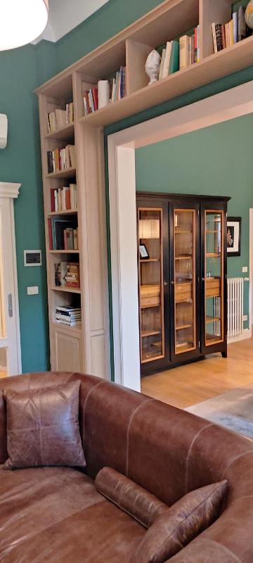 Deluxe King Room image 3