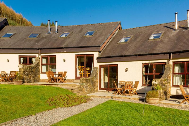 Two-Bedroom House image 4