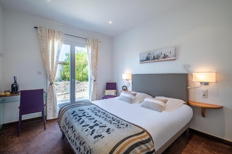 Superior Double Room image 1