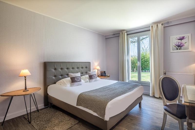 Standard Double or Twin Room image 1