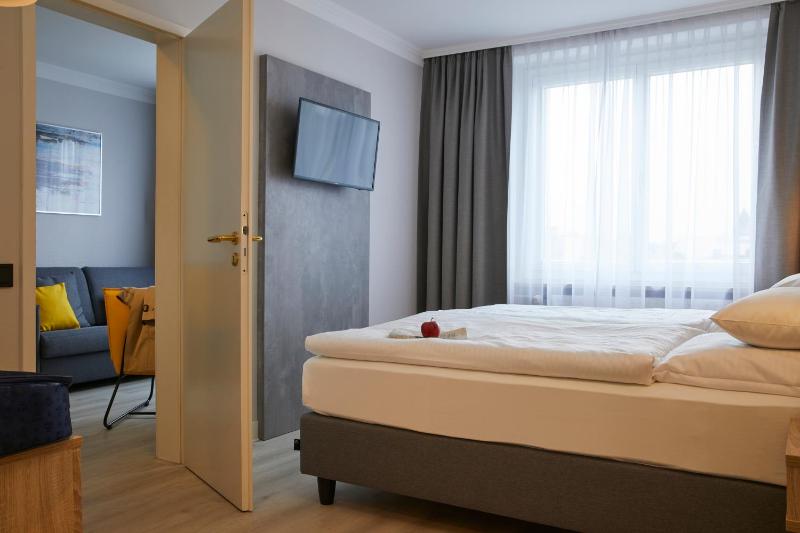 Standard Double Suite image 1