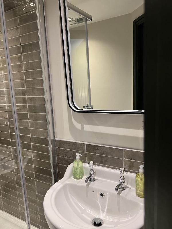 Double Room with Private Bathroom image 4