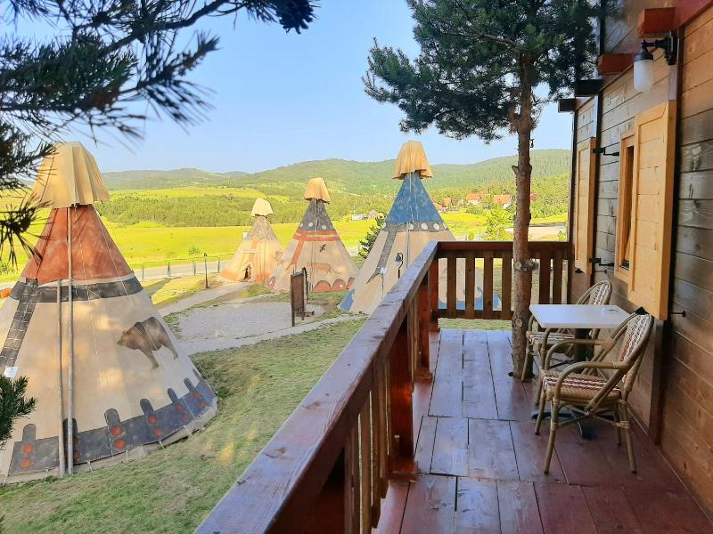 El Paso City Zlatibor - Unique Wooden Cottages Treehouse Wild West Rooms accommodation 1-6 people - image 9