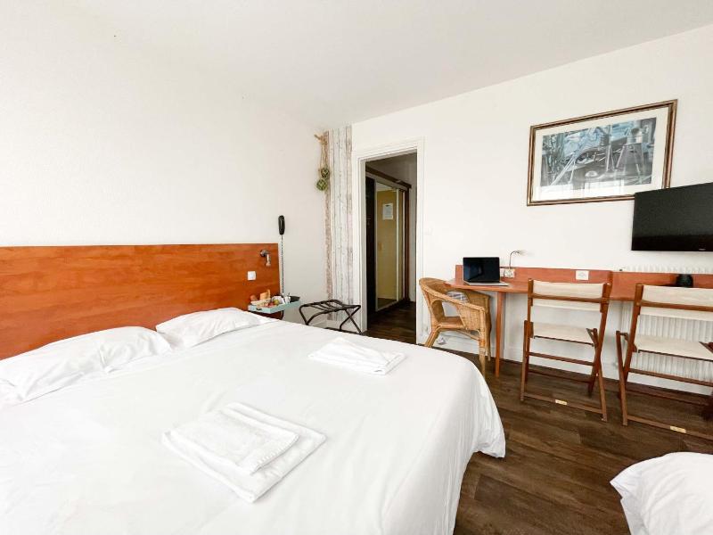 Standard Triple Room image 3