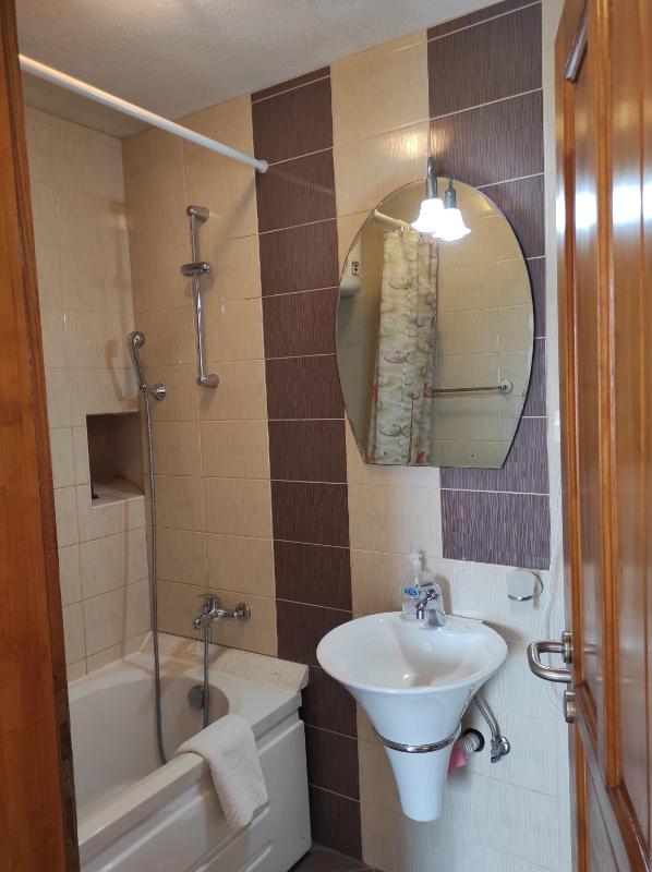 Triple Room with Balcony and Sea View image 4
