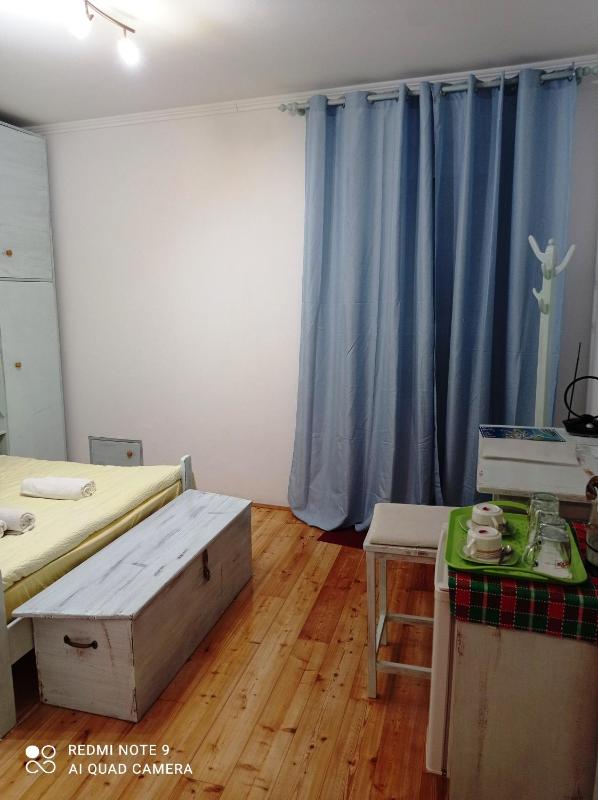 Double Room with Bathroom image 2