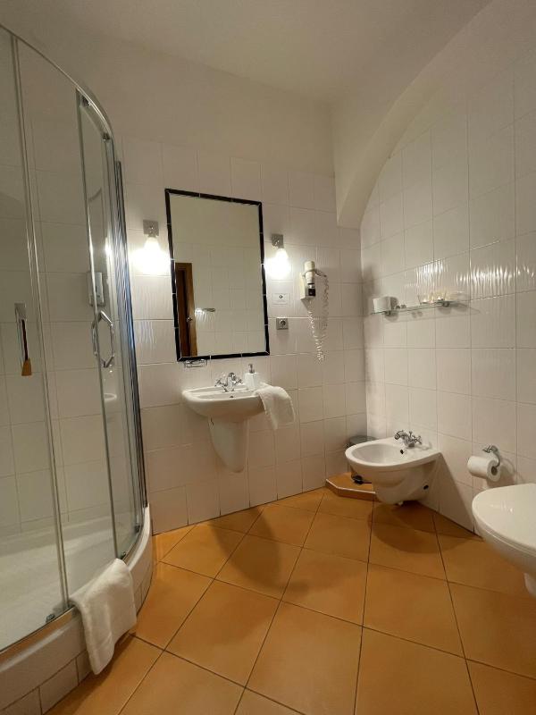 U Cervene zidle - Red Chair Hotel - image 12