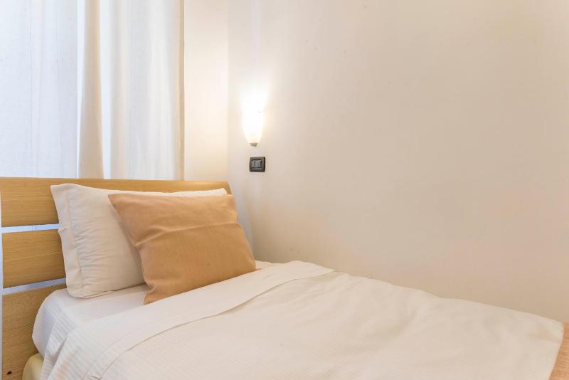 Single Room image 2