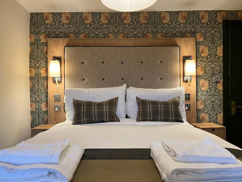 Double Room with Private Bathroom image 1