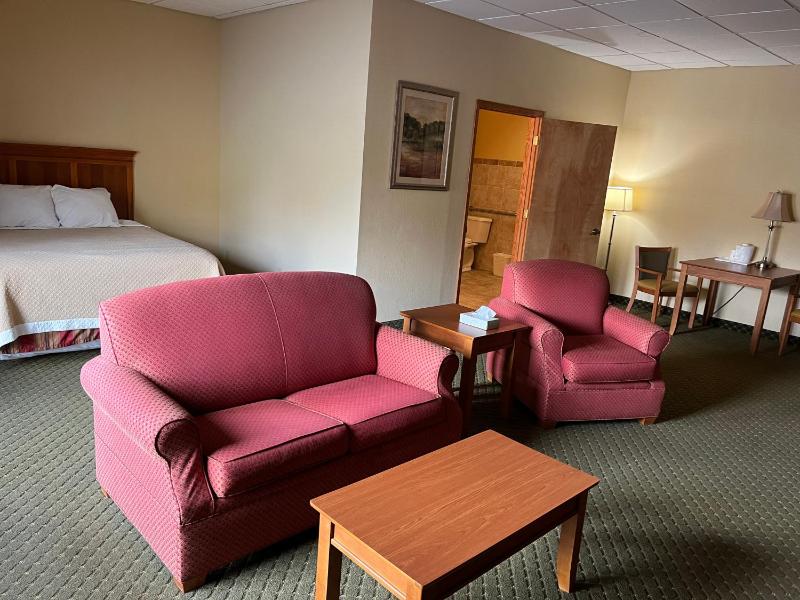 1 Queen Bed, Mobility Accessible Room, North Tower, Non-Smoking image 2