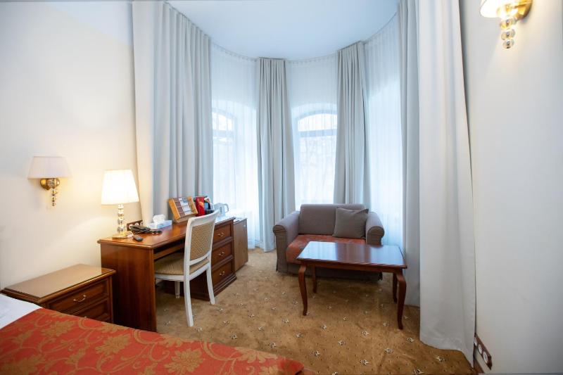 Superior Double Room image 1