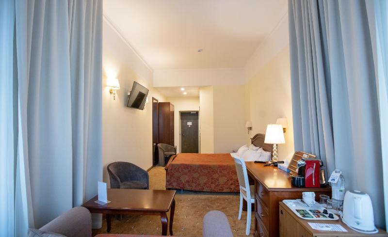 Superior Double Room image 3