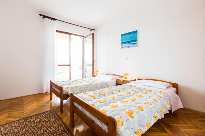Double or Twin Room with Balcony image 3