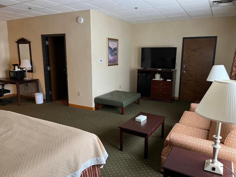 1 King Bed, Studio Suite, South Tower, Non-Smoking image 2