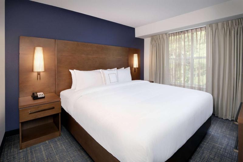 Two Bedroom Suite - King in Each image 1