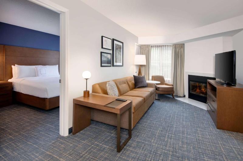 Two Bedroom Suite - King in Each image 2