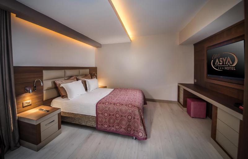 Suite with Balcony image 2