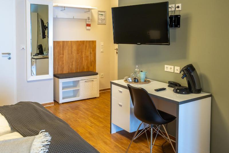 Deluxe Double Room image 1