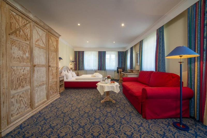 Family Room image 1