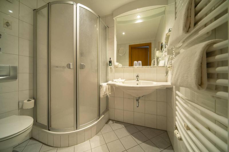 Comfort Single Room image 3