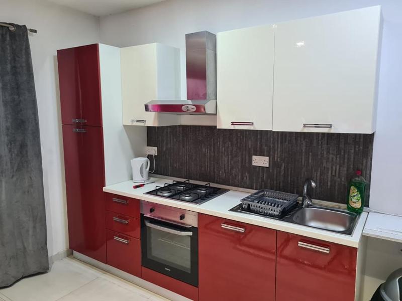 St Julians Central 2 Bedroom Apartment - image 13