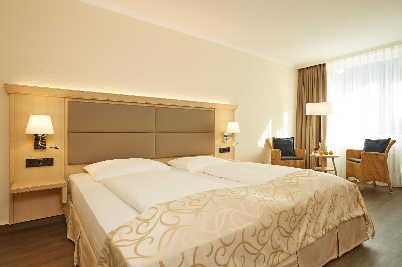 Double Room with View of Zugspitze Mountain image 2