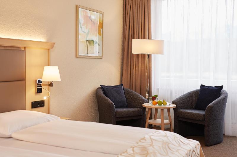 Double Room with View of Zugspitze Mountain image 3