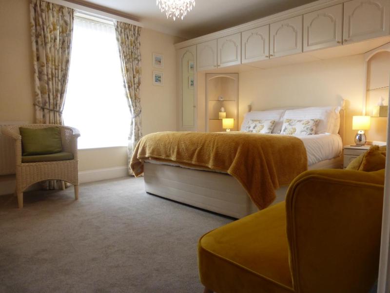 Superior King Room image 1