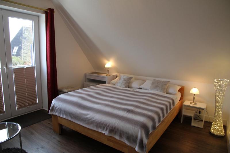 Double Room with Balcony image 4