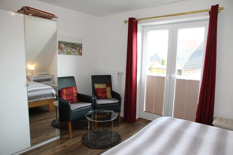 Double Room with Balcony image 3