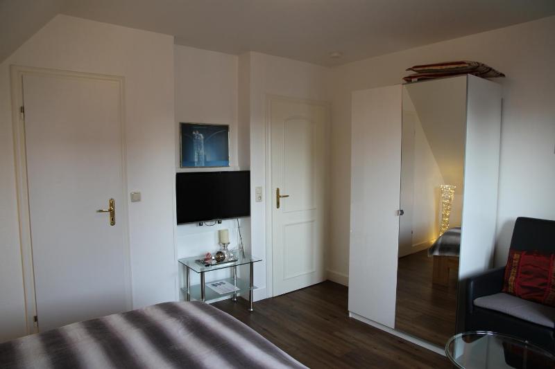 Double Room with Balcony image 2