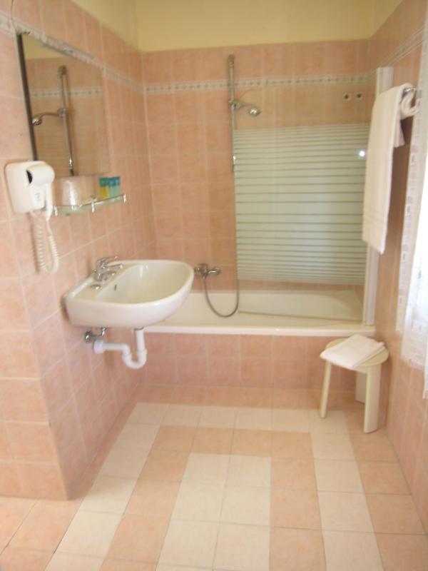 Triple Room image 3