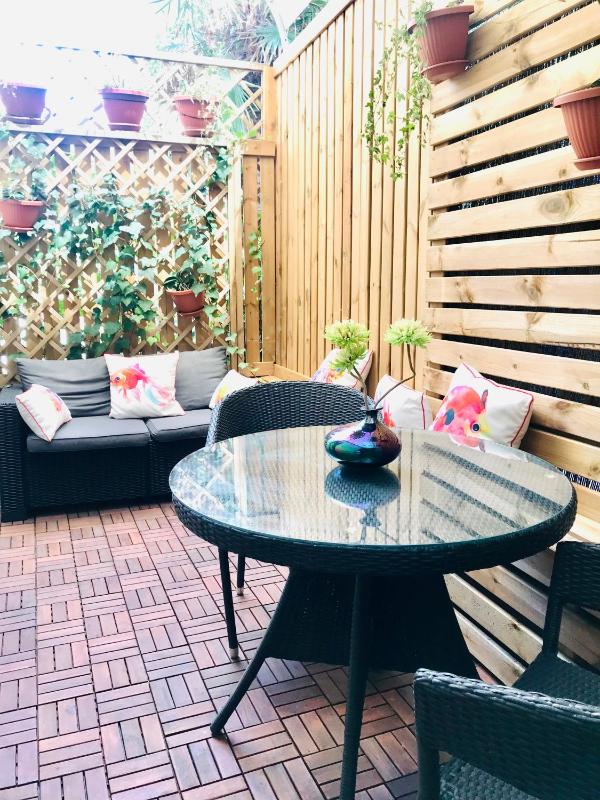 Studio with Private Patio - Ground Floor image 1