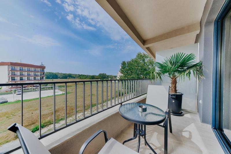 Triple Room with Balcony image 3