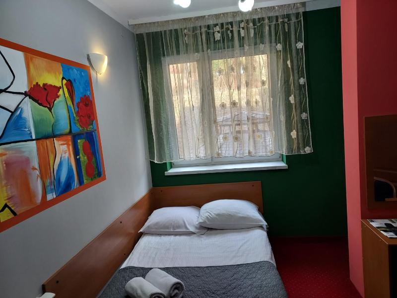 Standard Double Room image 4