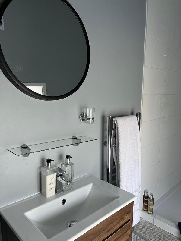 Double Room with Private Bathroom image 3