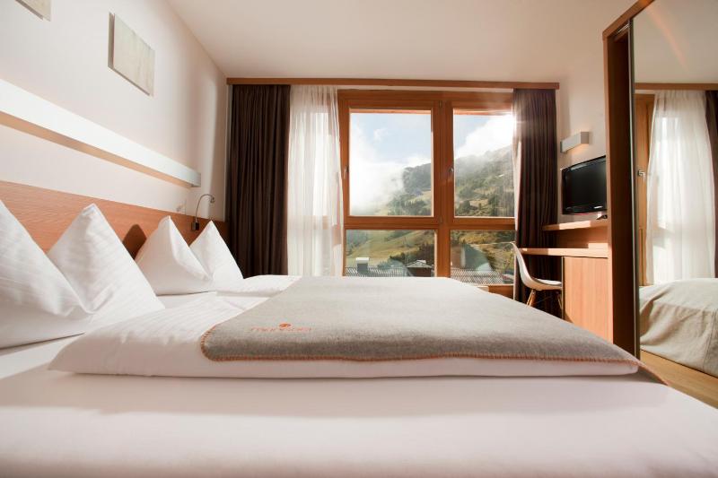 Double Room image 1