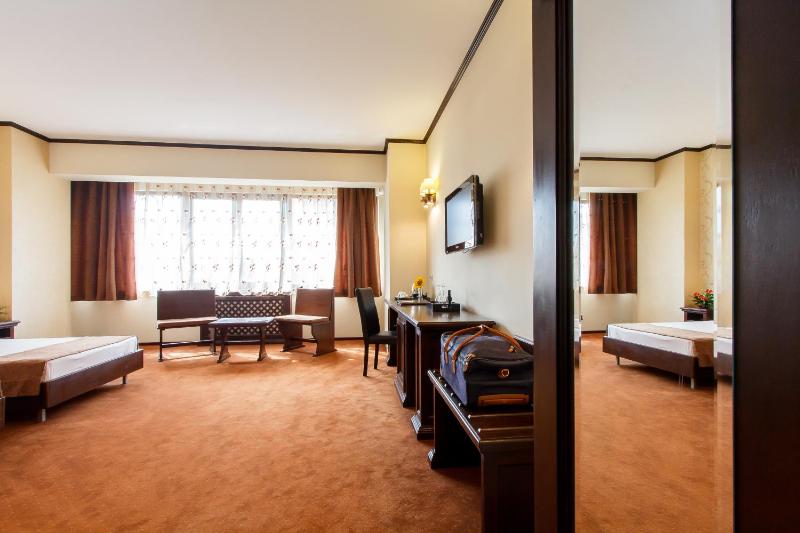 Executive Triple Room image 3