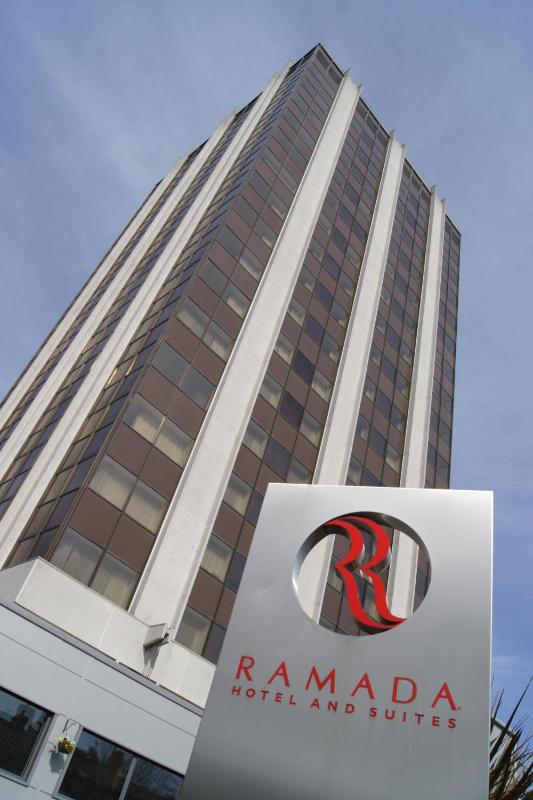 Ramada Hotel and Suites by Wyndham Coventry - image 12