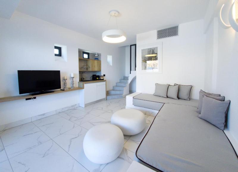 Superior Suite with Private Mini Pool - 375° image 4