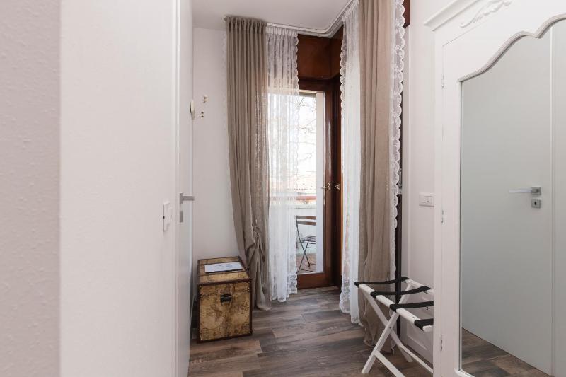King Room with Balcony image 2