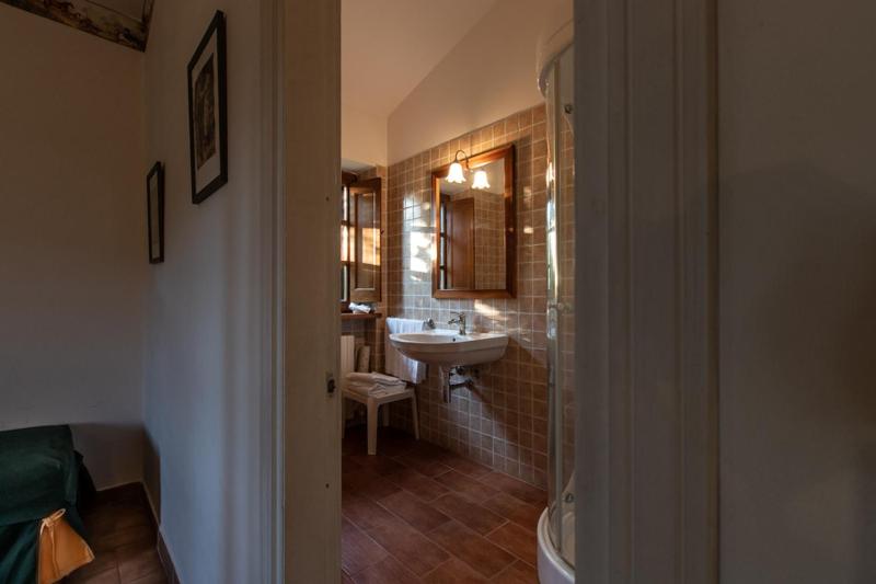 Quadruple Room with Private Bathroom image 4