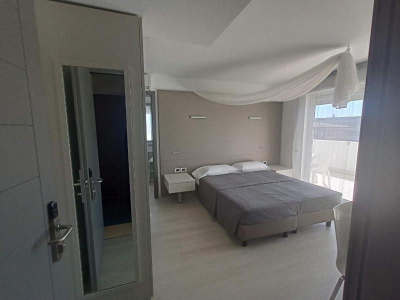 Double Room image 1