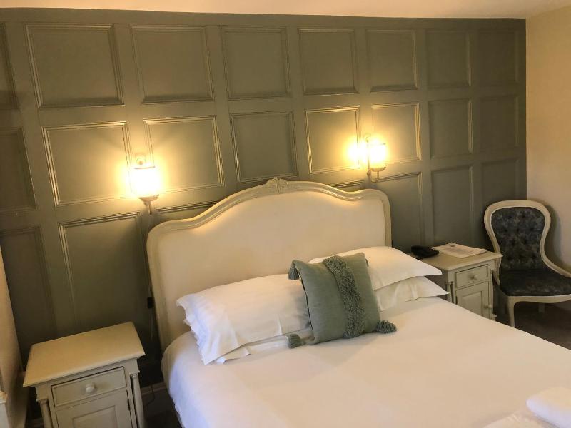 Superior Double Room image 3