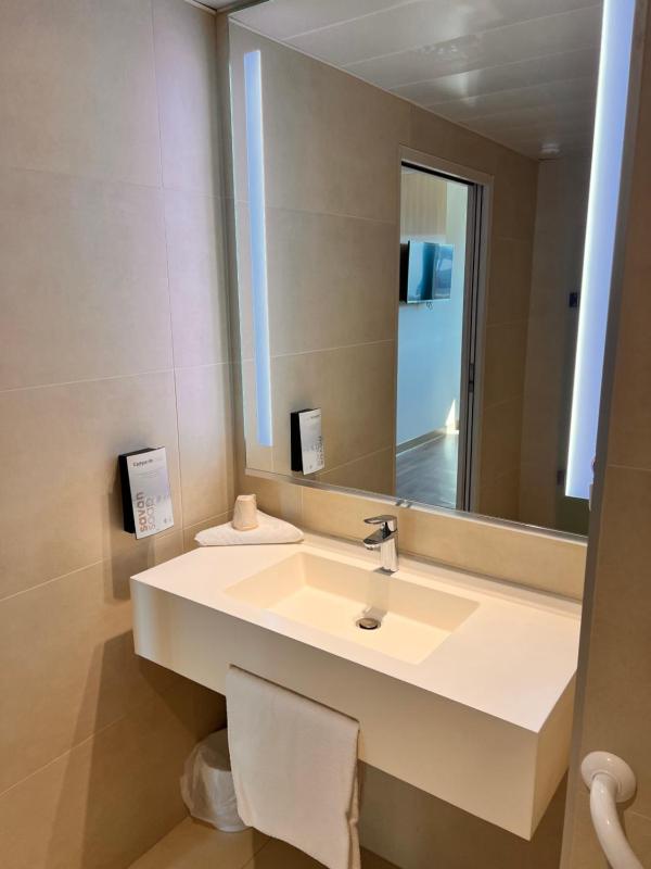 Large Double Room image 2