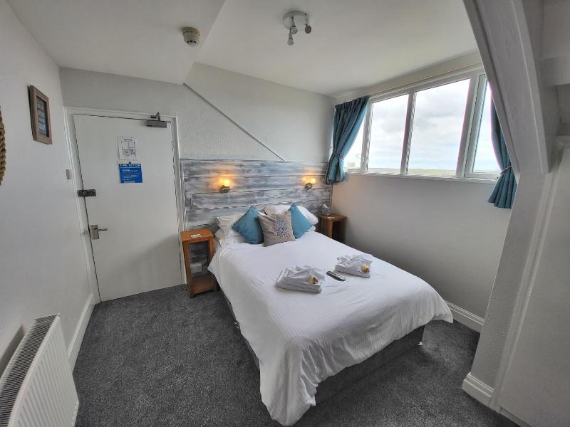 Small Double Room - Upper Floor image 1