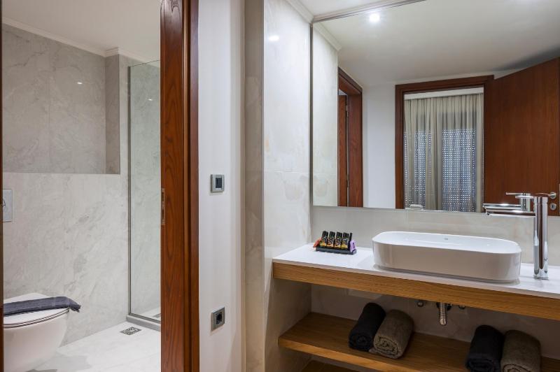 Villa City View - Heated Pool & Gym & Sauna - Majestic views - 5 min drive from center - image 28