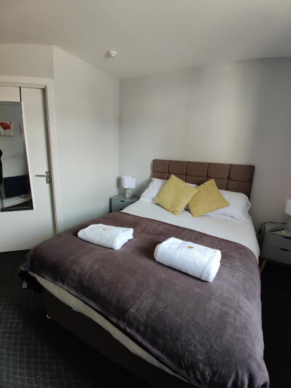 Double Room image 2