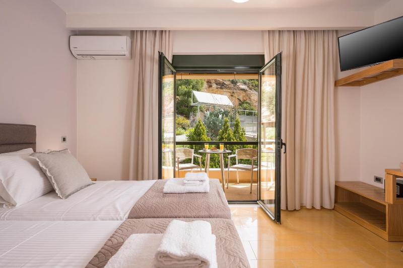 Villa City View - Heated Pool & Gym & Sauna - Majestic views - 5 min drive from center - image 49